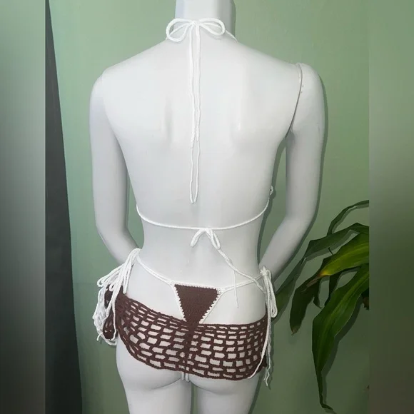 Stylish Crochet Bikini Set in Brown and White - Picture 3 of 4